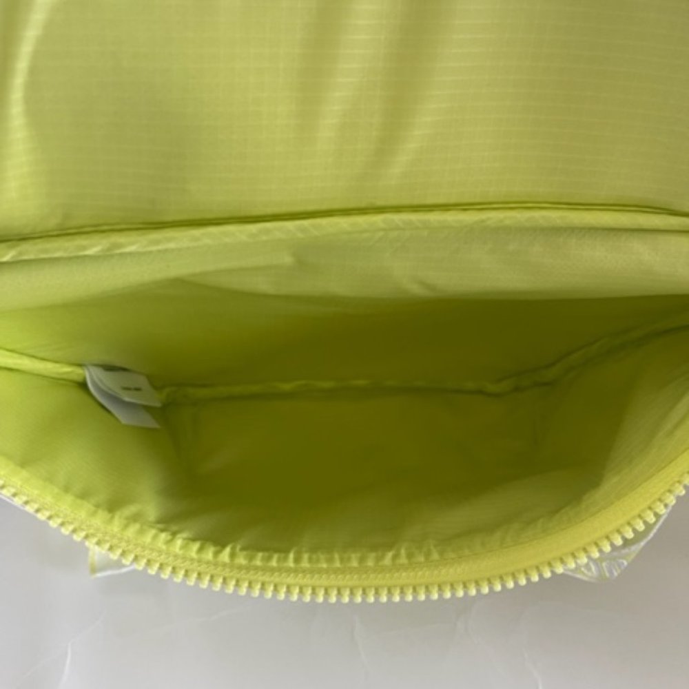 NWT UGG NASHA BELT BAG CROSSBODY CLEAR MSRP $125 - Picture 6 of 8
